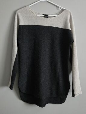 100% Cashmere Lord & Taylor Two-Tone Crewneck Sweater in Light Gray and Charcoal